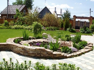 Garden Stone: любые виды природных камней для клумб