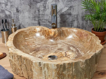 Каменные уличные столы – изысканные решения из мрамора и гранита от Garden Stone